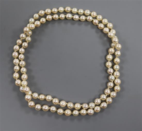 A single string cultured pearl necklace, 70cm.